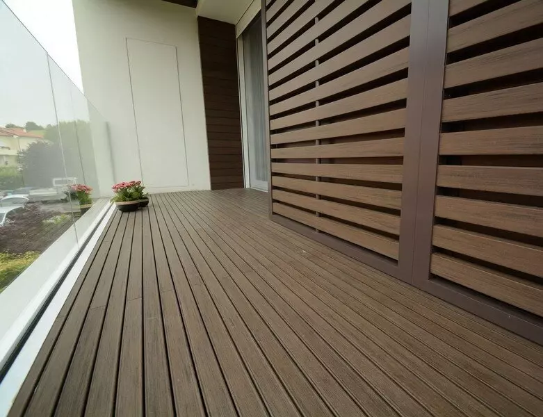 Древесно-пластиковые композиты для ремонта балкона | DECKART